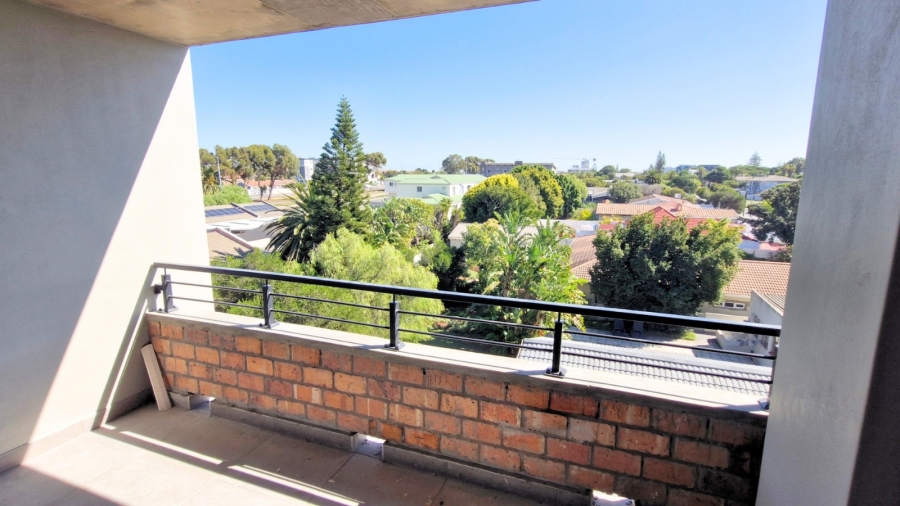 1 Bedroom Property for Sale in Table View Western Cape